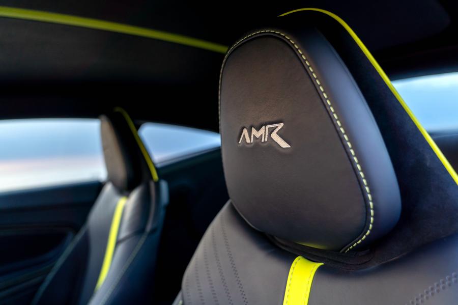 Детали интерьера Aston Martin DB11 AMR Signature Edition 2018 года  (UK) (фото 24 из 40)